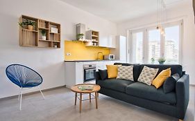 Urban House Carducci - Apartments